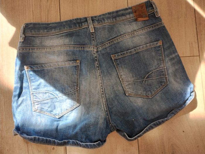 Short Bershka 38 - photo numéro 3