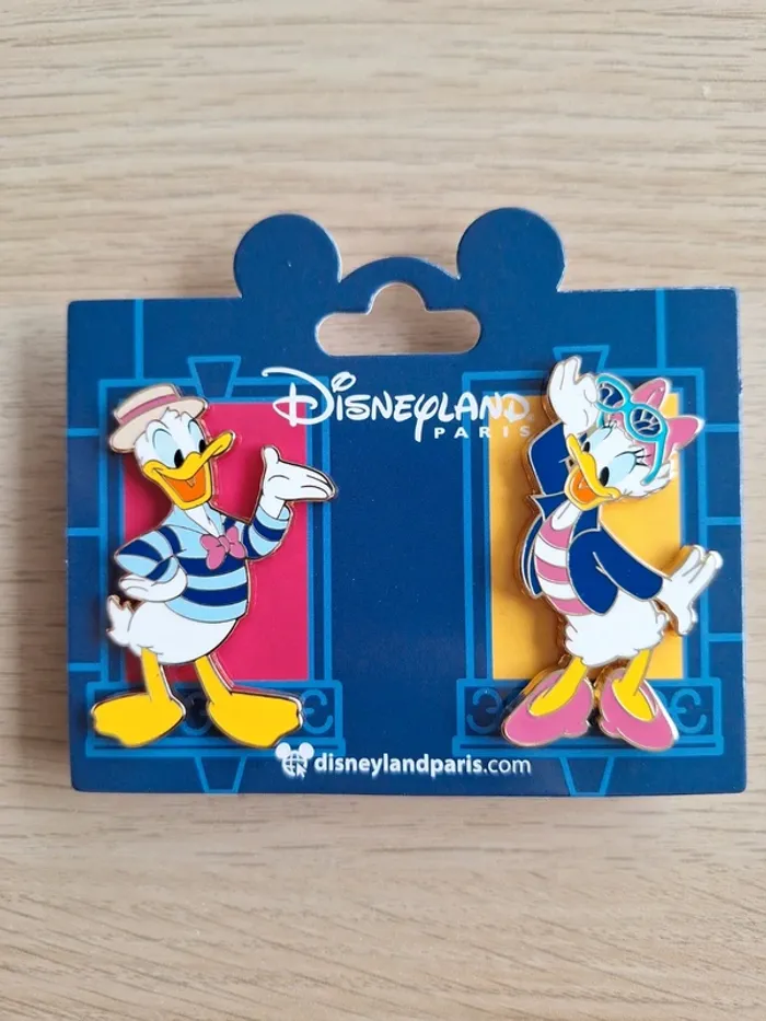 Pins Disneyland Paris – Donald & Daisy (set de 2)