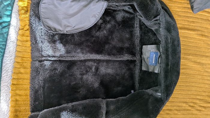 Veste en simili cuir et moumoute - photo numéro 5