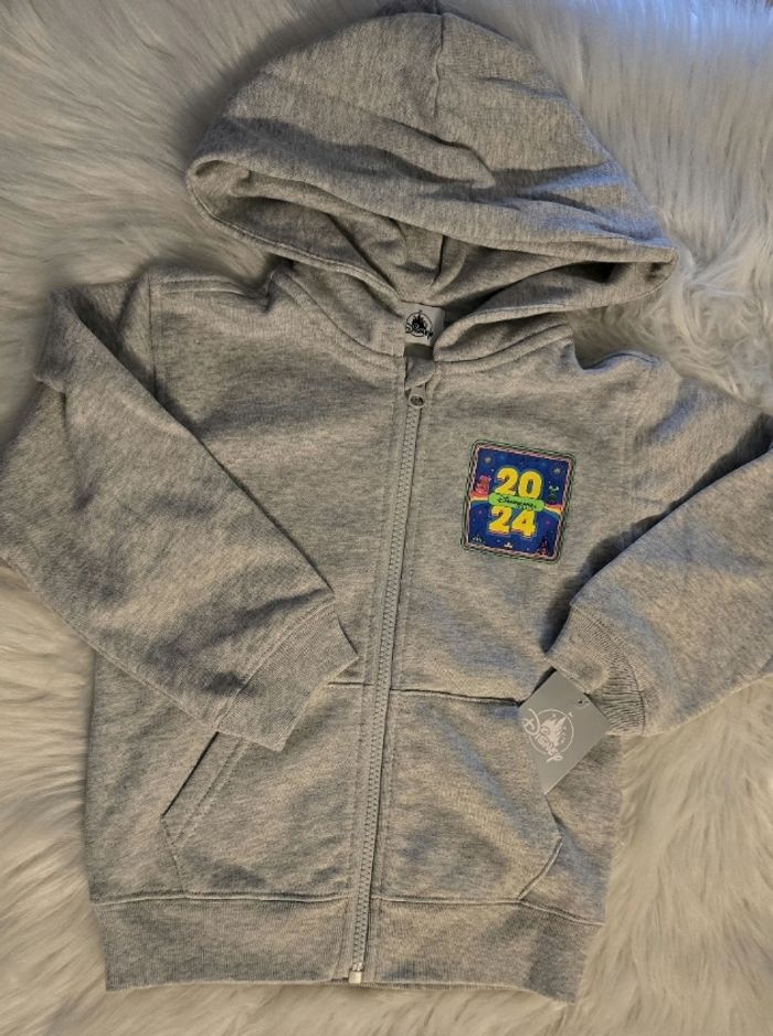(NEUF non porté)🏷😍🤩🥰 sublime sweat molleton zippé unisex disneylandparis 4ans 🤩😍🥰 - photo numéro 2