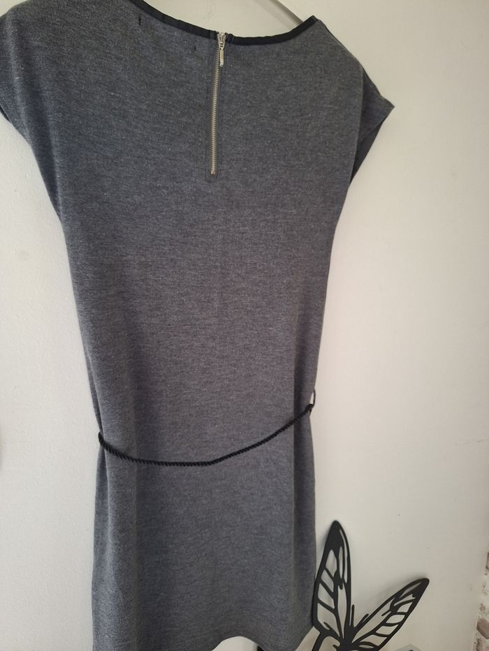 Robe grise - photo numéro 3