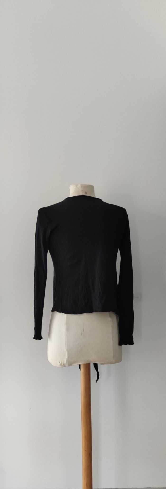 Gilet noir manches longues femme taille S bon état - photo numéro 2