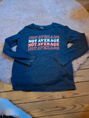 Tshirt taille 7/8 ans
