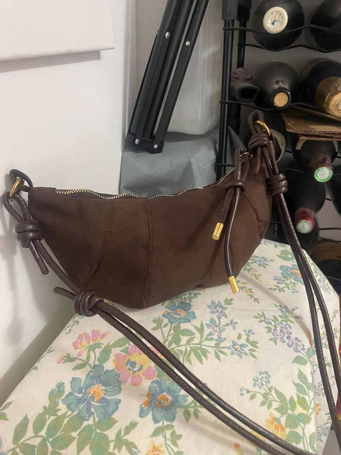 🌷🌷Sac en forme de Croissant Élégant avec Bandoulière. Cuir Synthétique - photo numéro 4