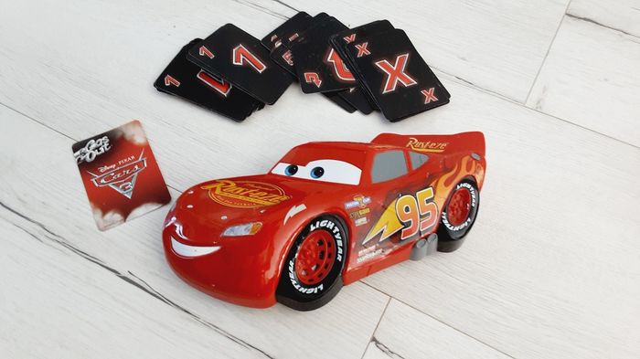 Jeu jouet Mister crash avec lighting MC Queen jeu de société avec 56 cartes Disney Cars