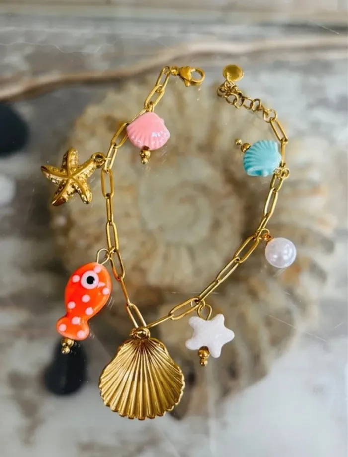 Bracelet tendance breloques poissons et coquillages