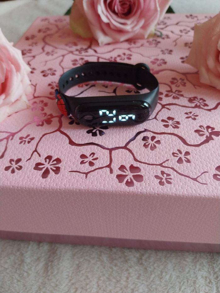 Montre de sport spiderman - photo numéro 2
