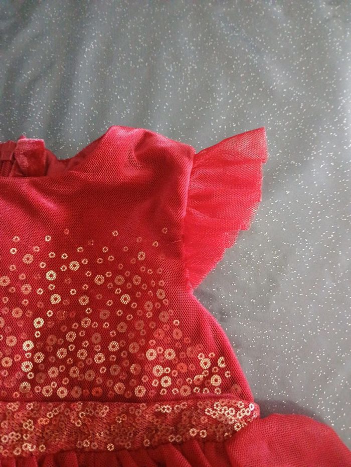 Robe rouge à strass - photo numéro 3