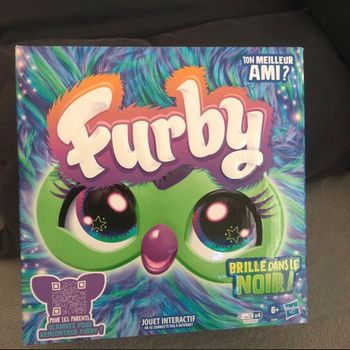 Furby galaxy brille dans le noir hasbro