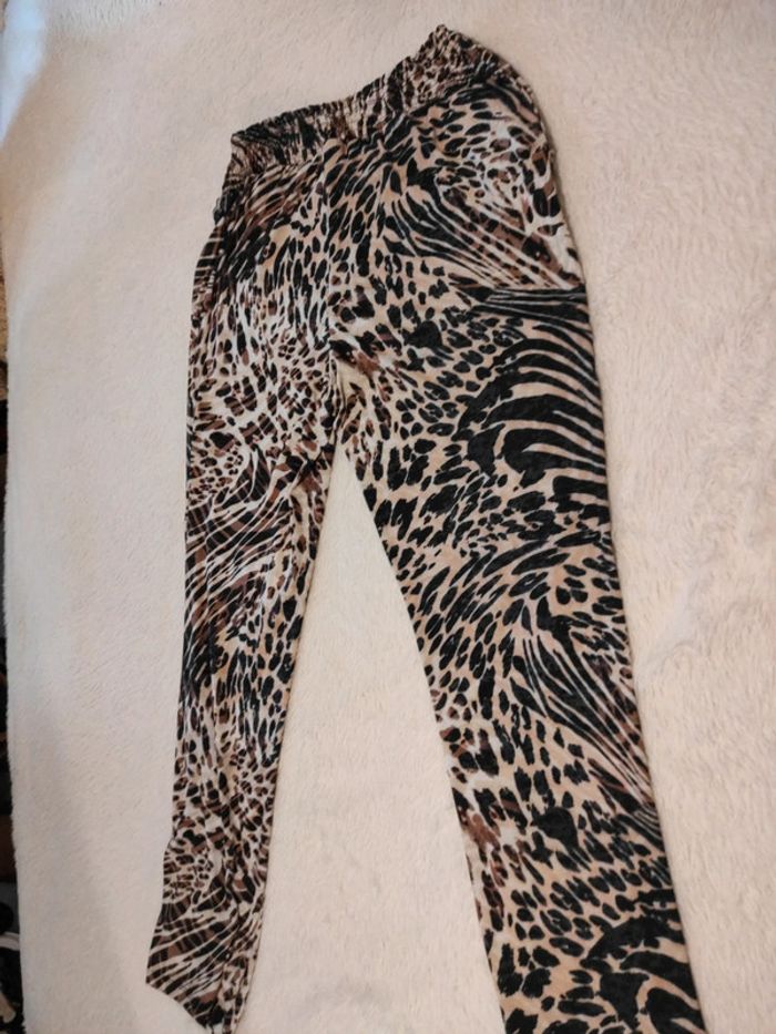 Pantalon fluide et léger pour l'été/ printemps- Bonprix / calças - photo numéro 6