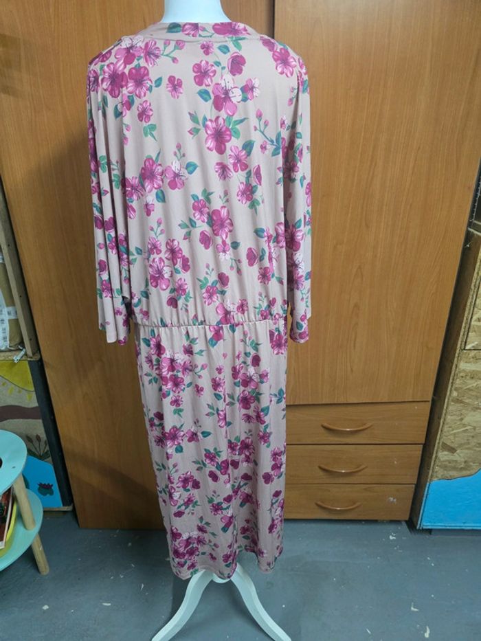 Robe taille 48-50 neuf - photo numéro 2