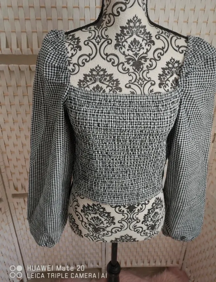 💕joli crop top noir et blanc smocké femme TL / 40 BZB 💕 - photo numéro 3