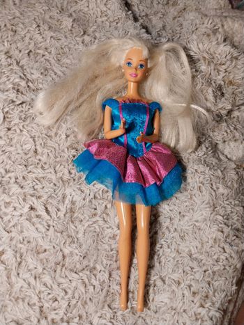 Barbie vintage robe bleu électrique et rose