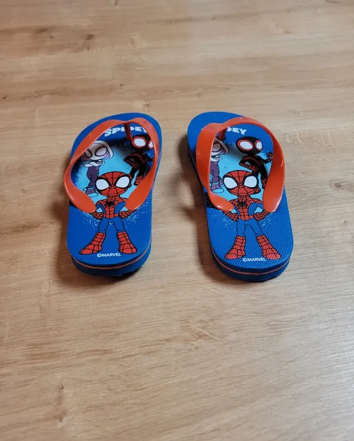 Tongs Spidey taille 26-27 - photo numéro 5