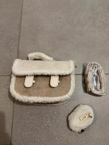 Sac à main et bandoulière, neuf 20*15cm