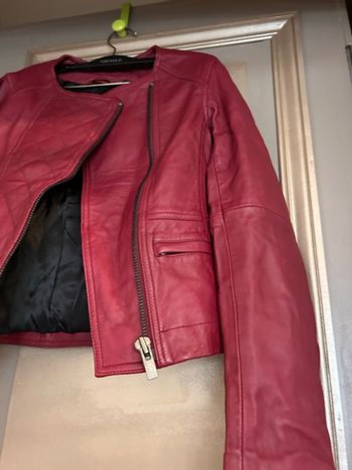 ✨ Veste motarde en cuir bordeaux Comptoir des Cotonniers – Taille XS ✨ - photo numéro 9