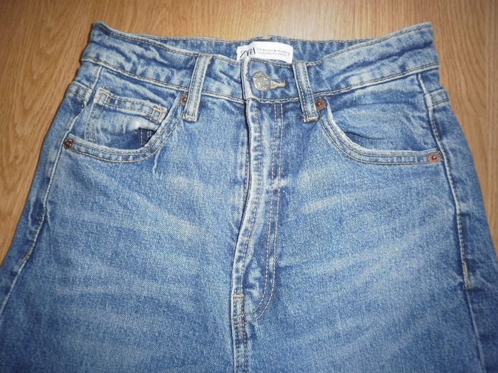 Jeans MOM bleu Jeune Fille/jeune Femme Taille 32 - Marque Zara - photo numéro 2