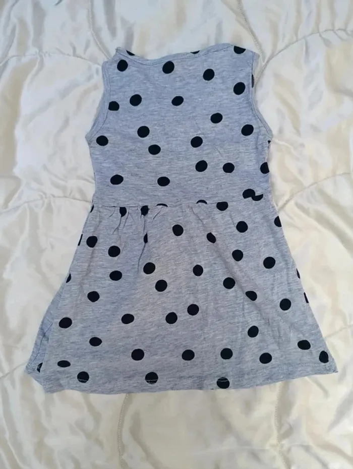 Robe manches courtes grise à points noire H&M 5/6ans - photo numéro 2