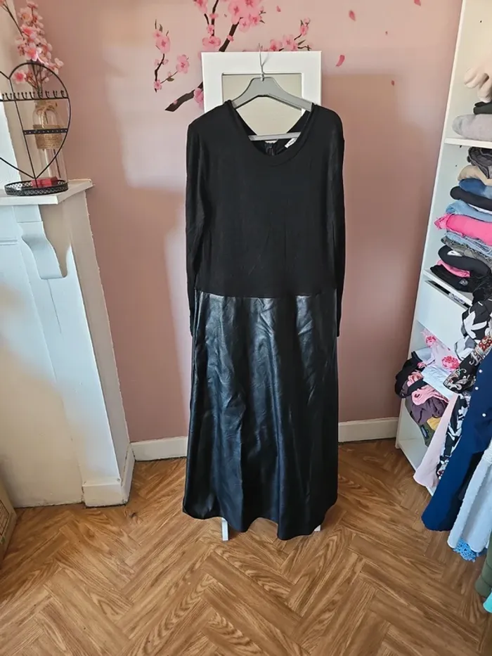 Robe ml simili cuir noir t44