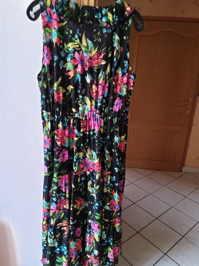 Robe longue neuve - photo numéro 3