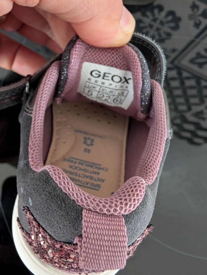 Chaussures fille. Taille 22. Neuf. Geox - photo numéro 7