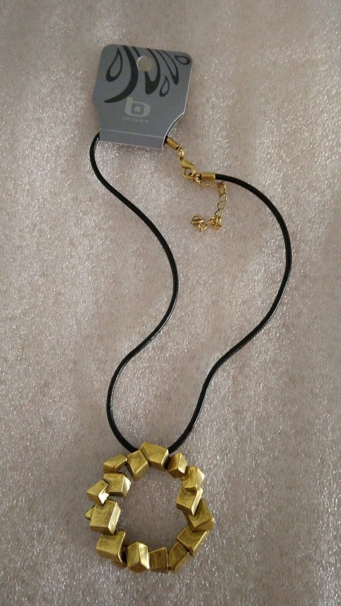 Collier neuf - photo numéro 3