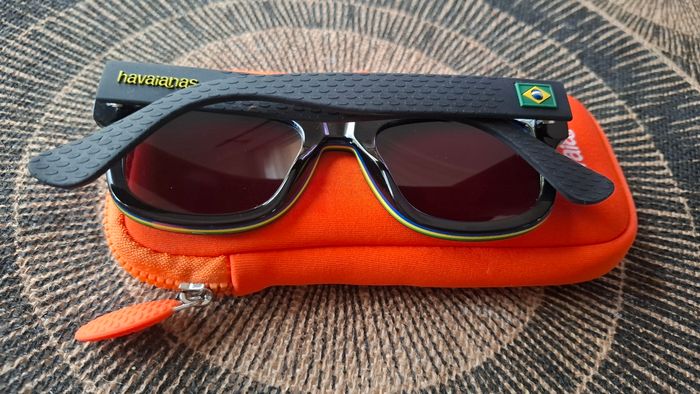 Lunette de soleil - photo numéro 2