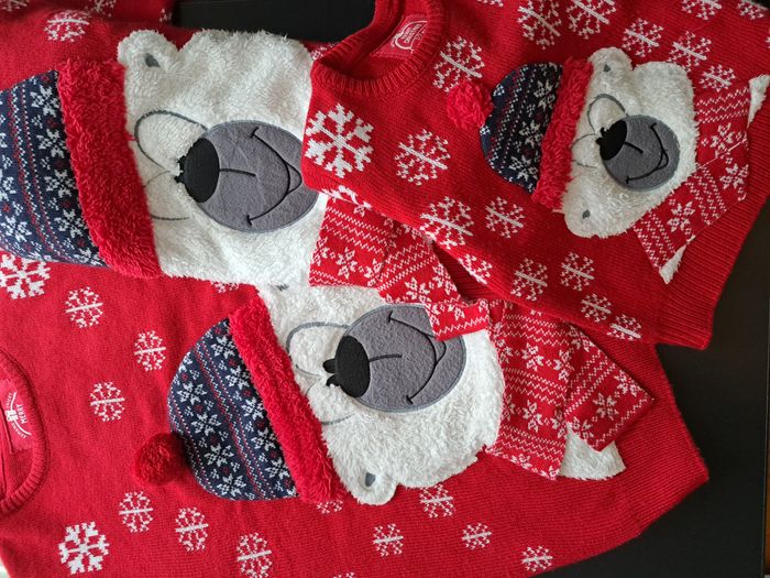 Lot de pulls de Noël