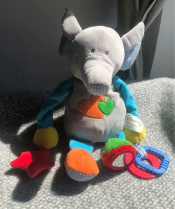 Peluche éléphant bébé