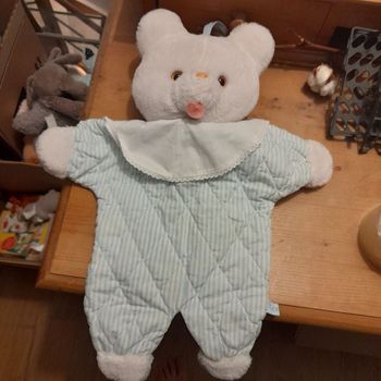 Nounours blanc range pyjama