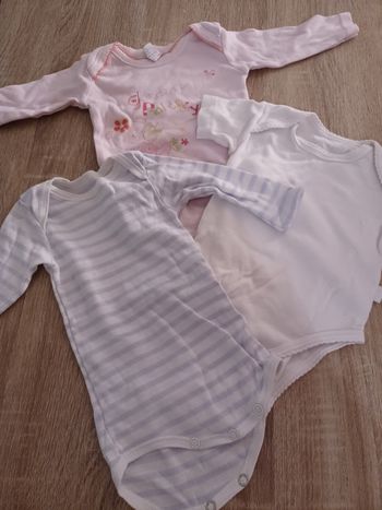 Lot 3 bodies  3 mois