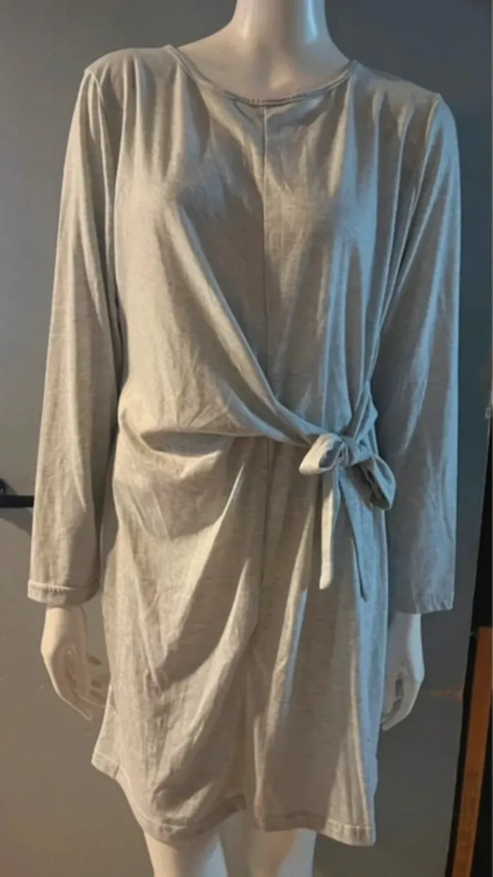 Robe noeud grise en M - photo numéro 2