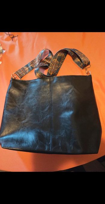 Sac bandoulière ou noir