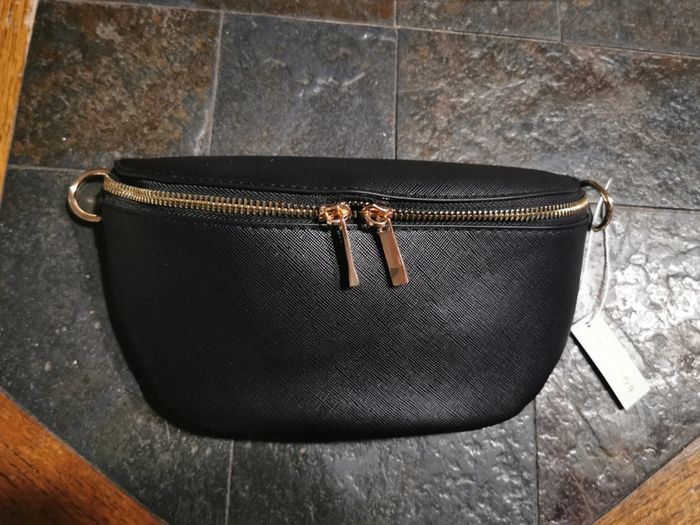 Sac banane noir en cuir synthétique neuve - photo numéro 3