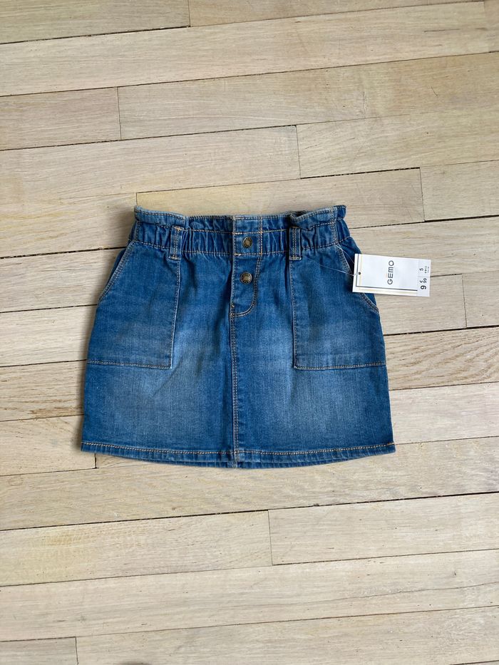 Jupe en jean taille 5 ans neuve