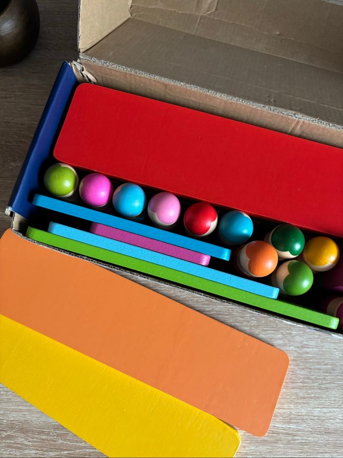 Jeu en bois empilage poupée arc en ciel montessori - photo numéro 3