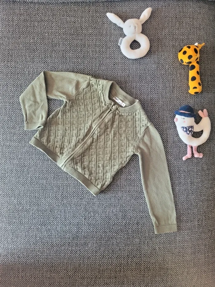 Gilet zippé en mailles fille 3 ans