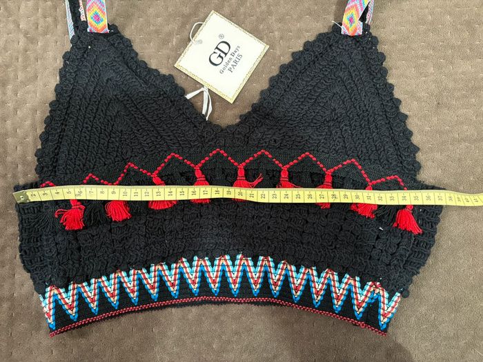 Superbe petit haut crop top en crochet motifs azteques avec pompons - photo numéro 3