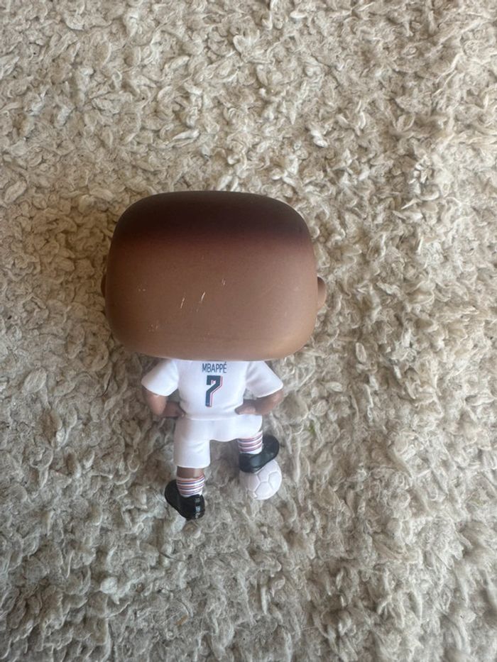 Figurine pop PSG Mbappé maillot blanc - photo numéro 2