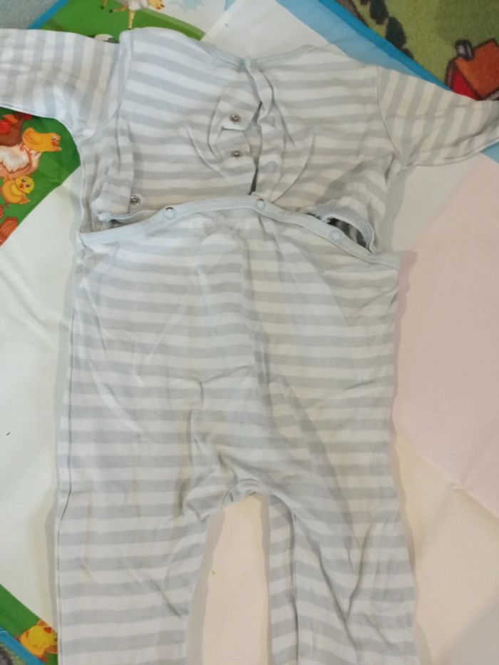 Pyjama rayé - photo numéro 2