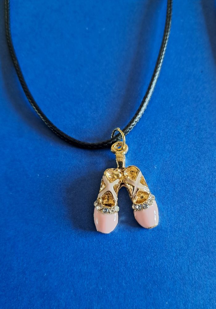 Bijoux NEUFS pour petite fille - photo numéro 4