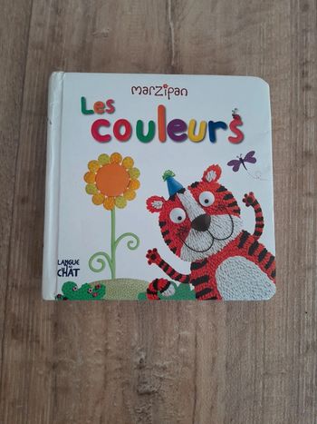 Livre cartonné Les couleurs langue au chat 🌺Marzipan