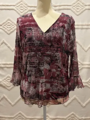 Haut vintage transparent à manches évasées - imprimé texte & fleurs