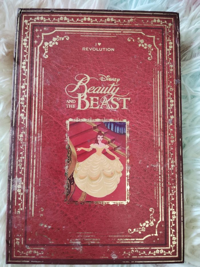 Palette révolution beauty and the beast Disney belle