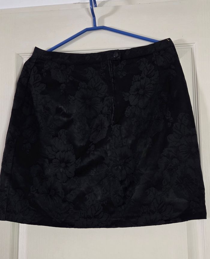 Jupe noire jacquard fleurie Jacqueline Riu – chic et élégante – excellent état - photo numéro 8