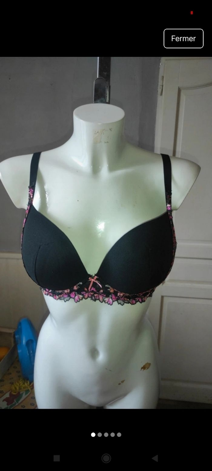 Très beau soutien gorge l3 - photo numéro 3