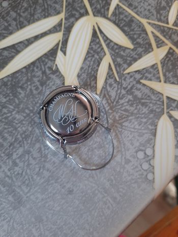 Capsule de Champagne Waris-Hubert (10ans).