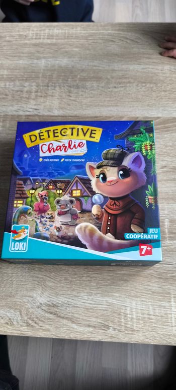 Jeu de société détective charlie