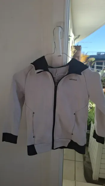 Sweat à capuche Decathlon – garçon 8 ans (128 cm)