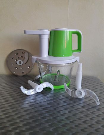 Robot multifonction / Hachoir et mixeur, neuf